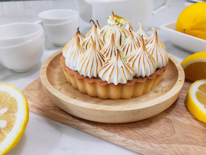 LEMON MERINGUE    TART